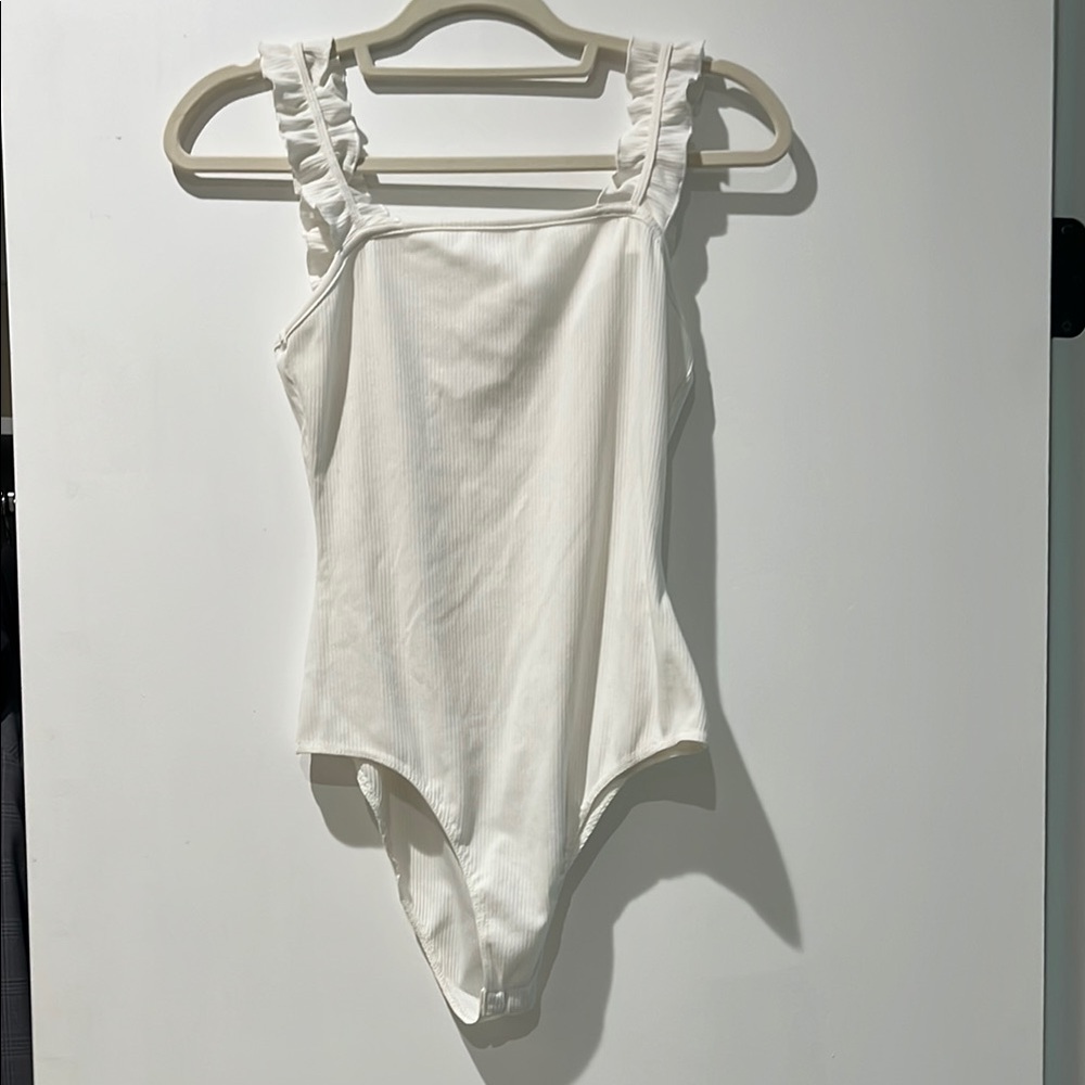 Le Lis Women’s White Bodysuit